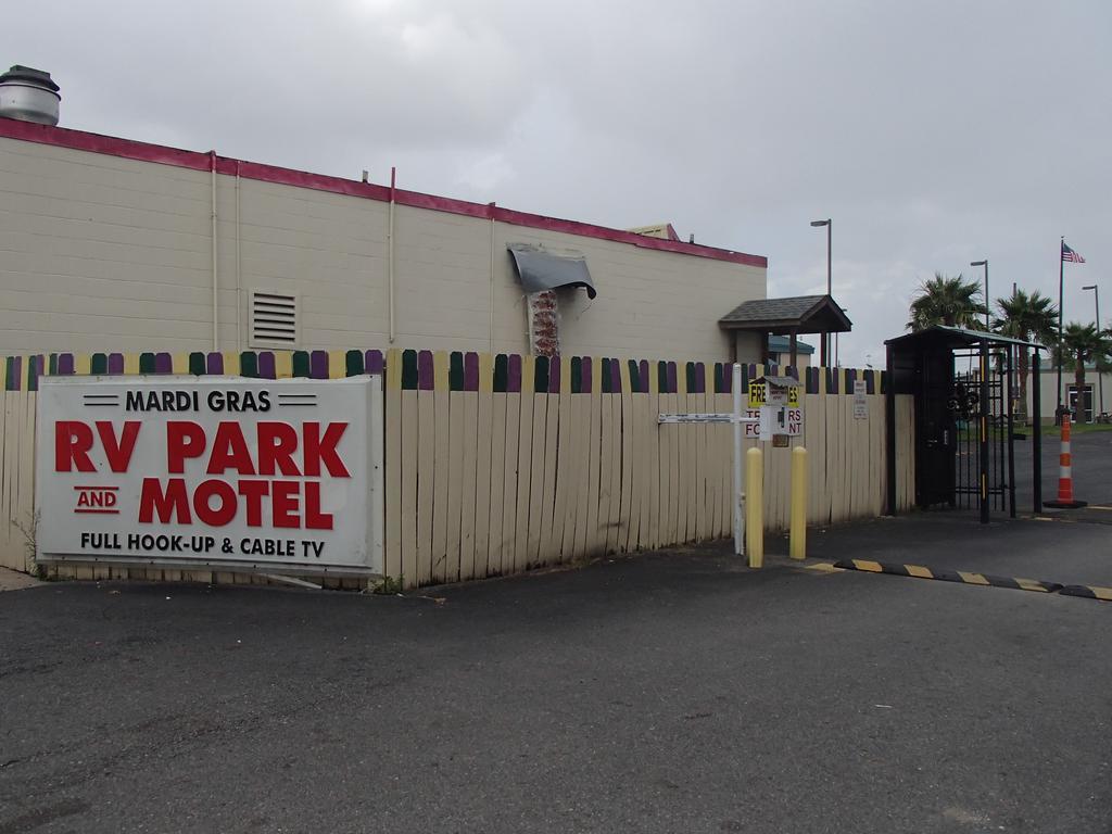 Mardi Gras Rv Park - Lots Only Hotel New Orleans Buitenkant foto